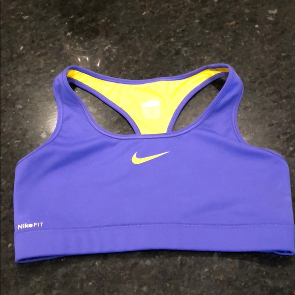 Bnwot Nike Dri Fit Sports Bra Size M Sports Bras